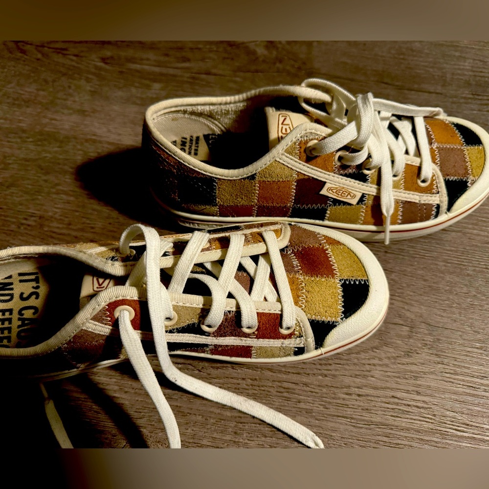 Keen patch sneaker.